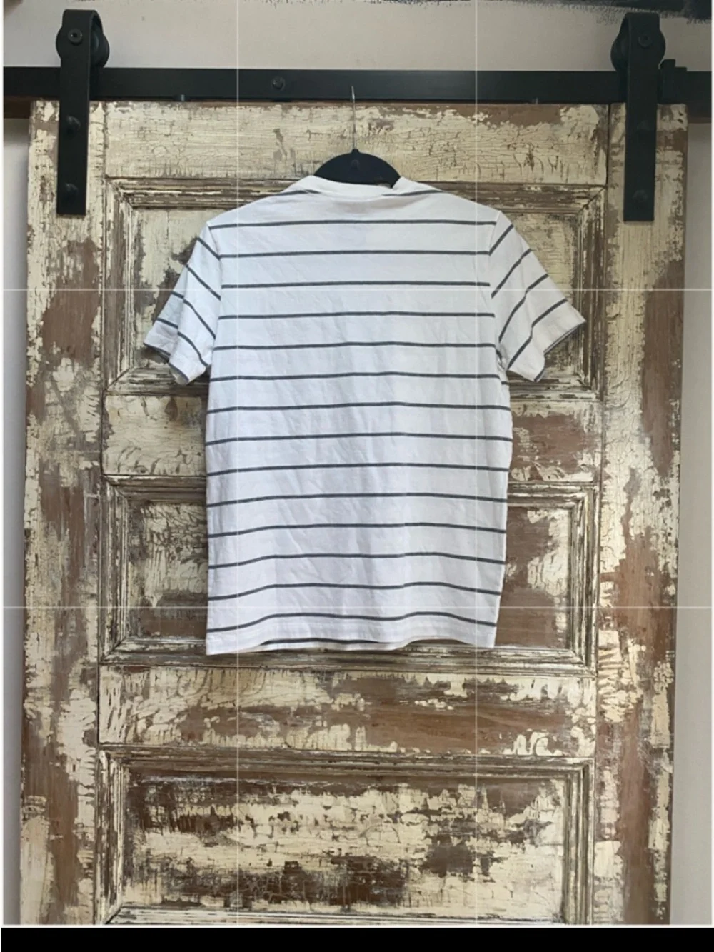 Abercrombie & Fitch White Tee with Thin Gray Stripes and Pocket